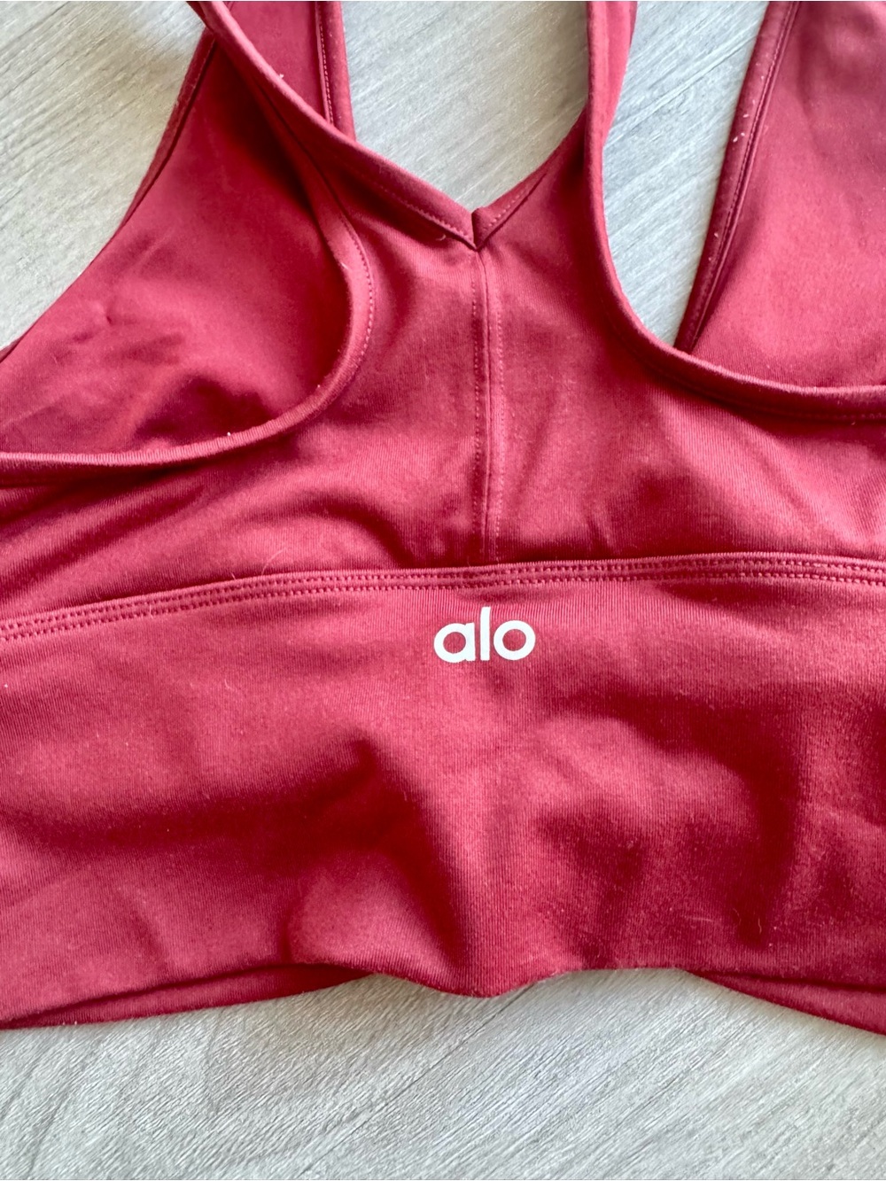 ALO Yoga Wild Thing Burgundy Deep V Ruched Crop Top Sz S 🍷 - Picture 5 of 6